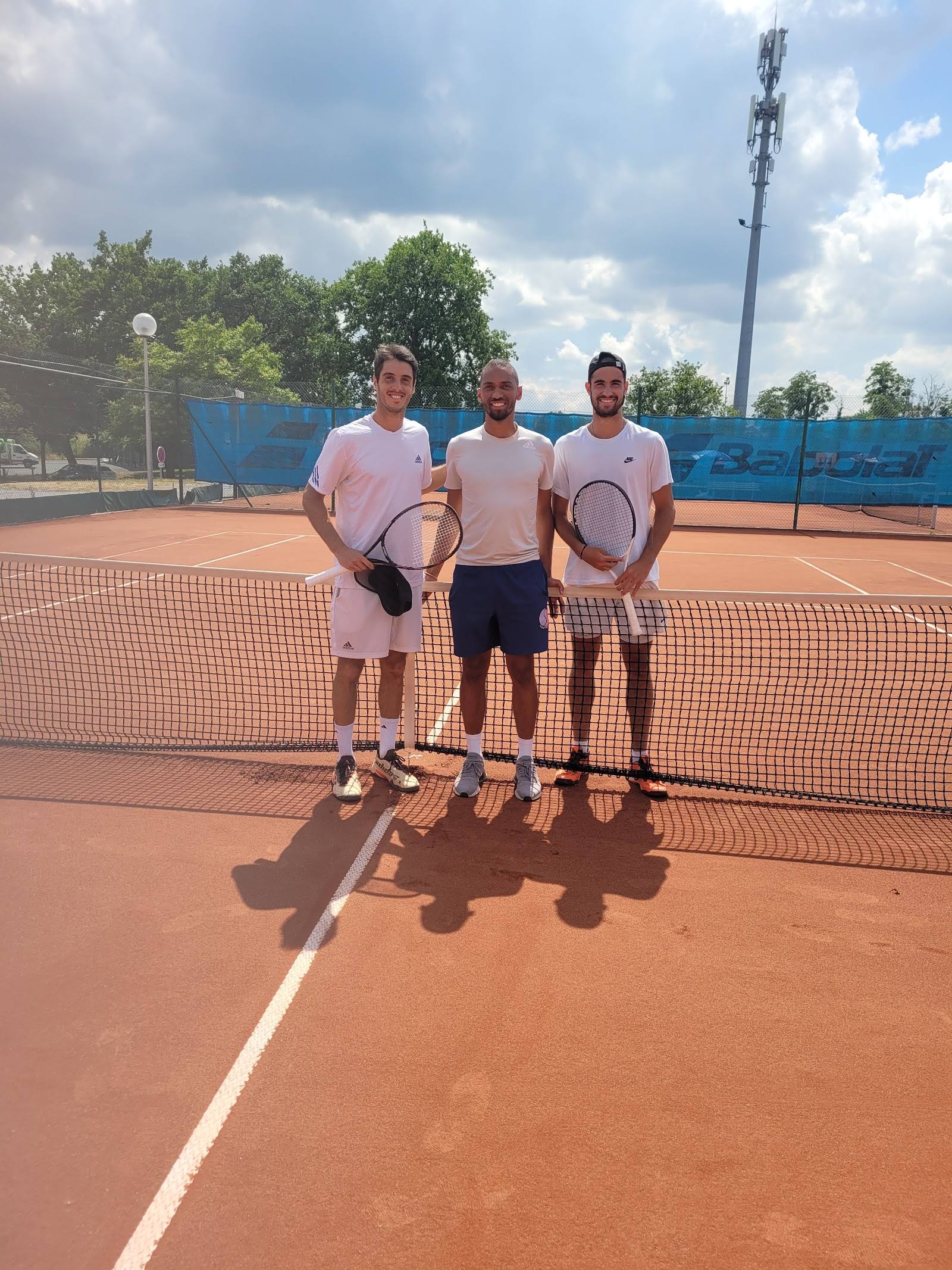AS AVRILLE TENNIS PADEL