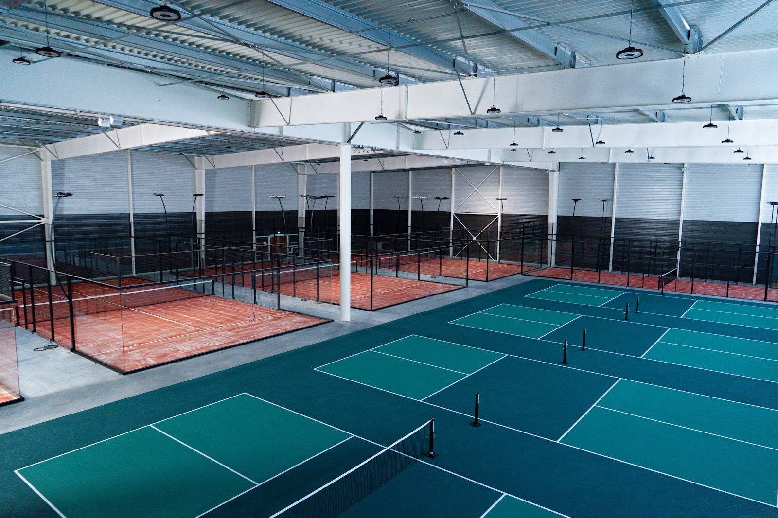 HuddL Aizenay - Padel, Golf indoor, Pickleball, Fitness, Séminaire, Restaurant & Bar