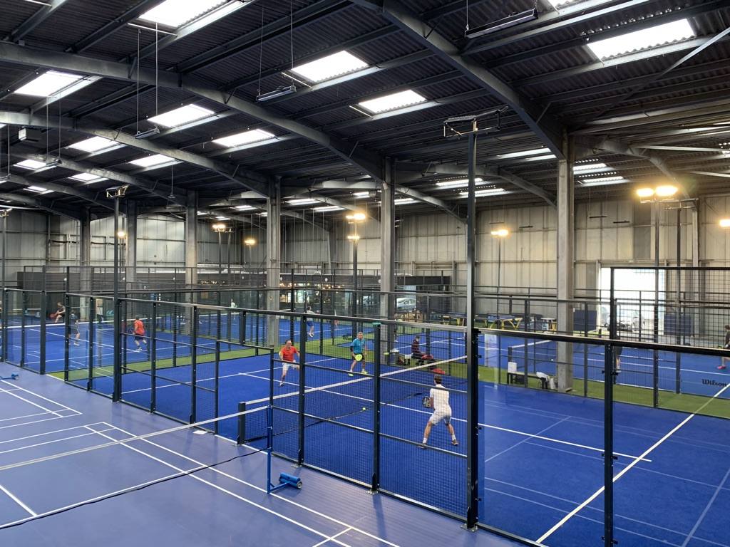 PadelShot Caen Mondeville - Padel et Badminton - Bar Restaurant