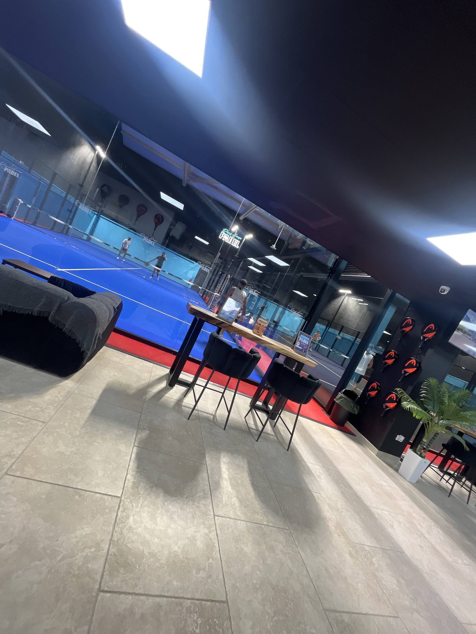 ROAD HOUSE PADEL