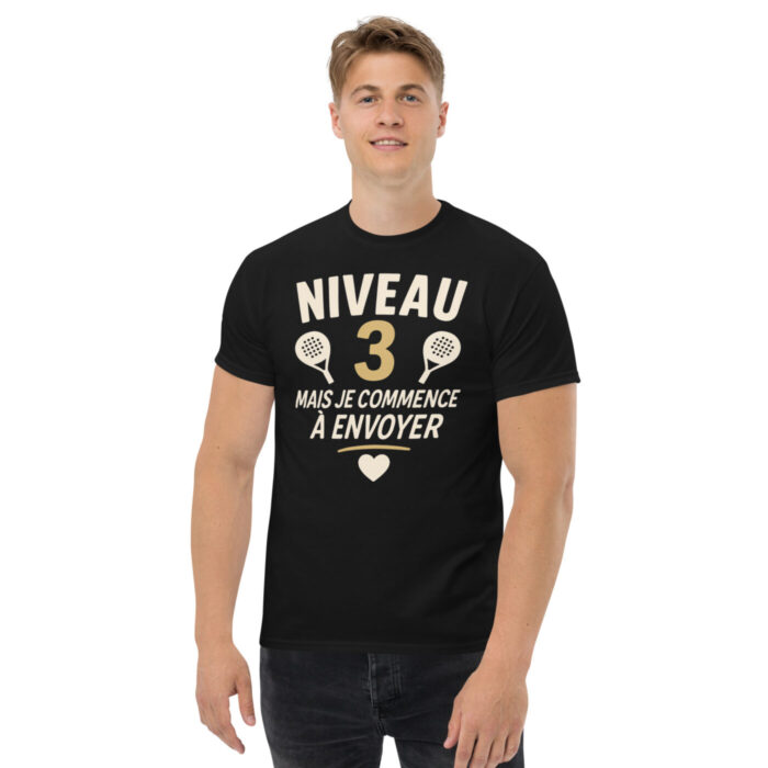 T-shirt Padel – Niveau 3 : Mais je Commence à Envoyer ! – Image 1