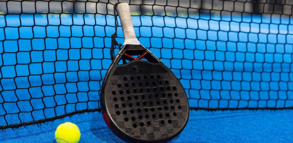 Carolina Navarro prolonge son adieu au padel dans un match épique – illustration