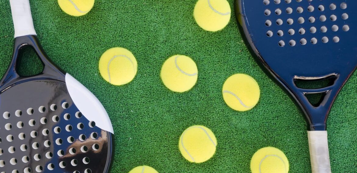 Nouvelle règle de service au padel crée une controverse majeure – illustration